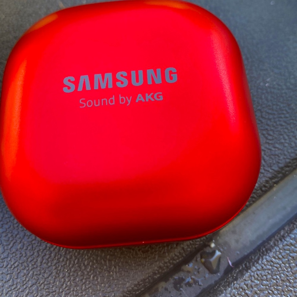 Samsung Galaxy bud live red
